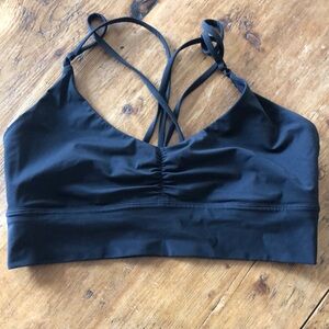 Lululemon black bathing workout top no pads excellent size 4